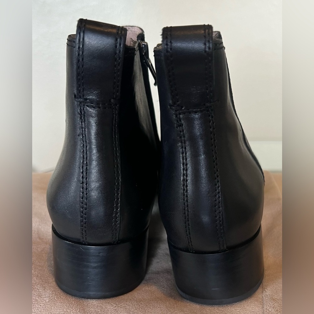 Madewell Black Leather Ankle Boots Womens Size 9.5 Side Zip Low Heel Booties - Picture 2 of 9